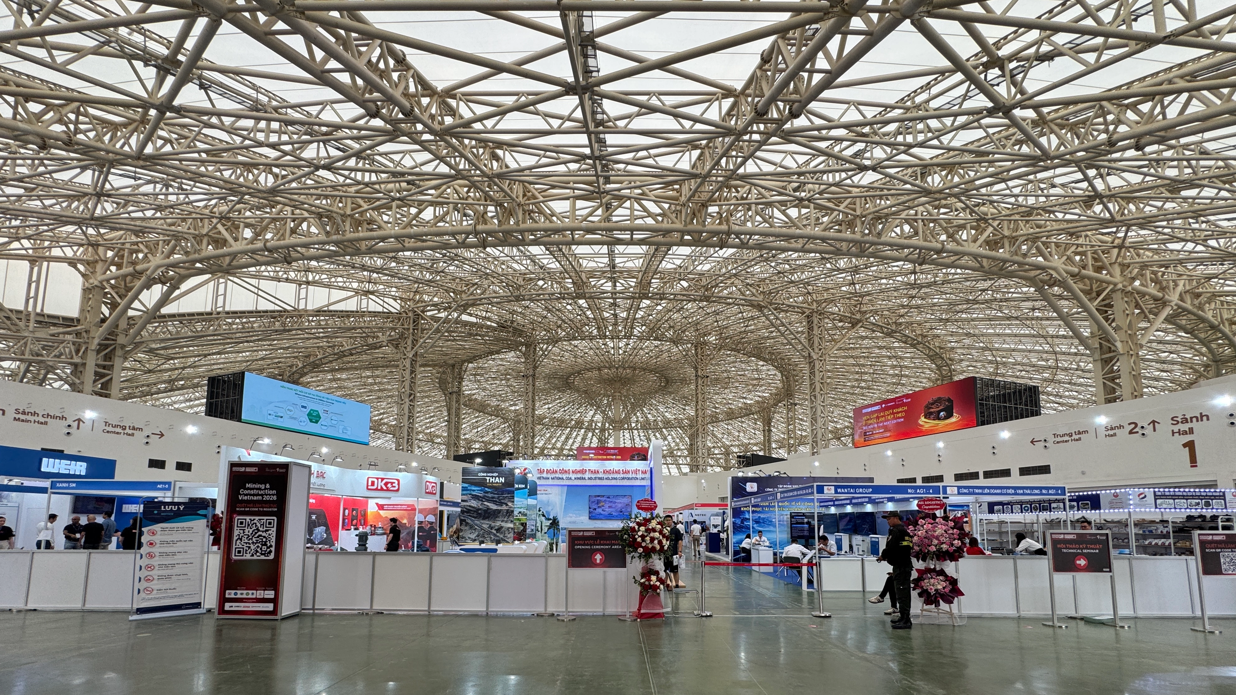 MCT GLOBAL Conducts In-Depth Visit to Mining & Construction Vietnam 2026 in Hanoi