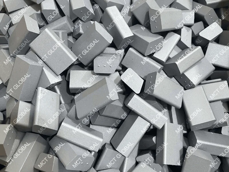 MCT-carbide inserts for snowplows--trapezoid